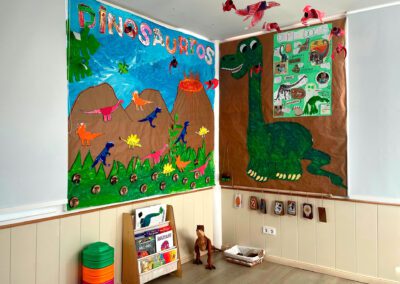 escuela-peces-mural-dinosaurios