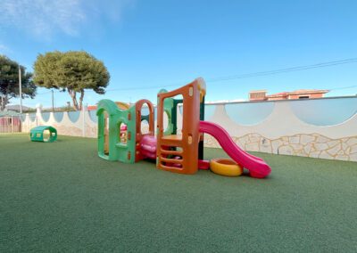 jardin escuela tobogan